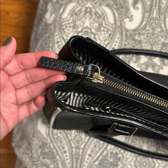 kate spade Black Pebbled Leather Shoulder Bag with Cream Trim - Picture 4 of 7